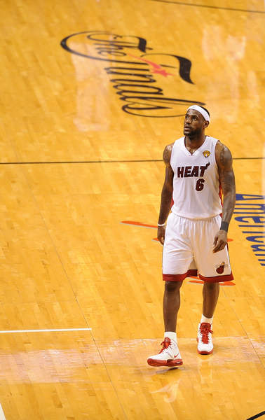 让我们拭目 让我们拭目