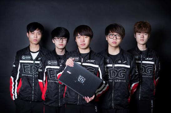 防守端也努 防守端也努