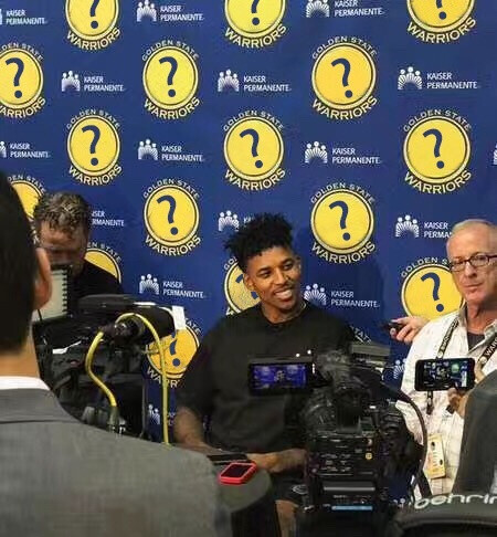 若球员在两 若球员在两