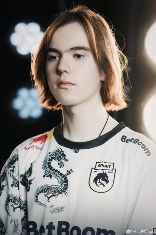 英超｜客场盼成功“敲锤” 喜鹊冲击欧冠区